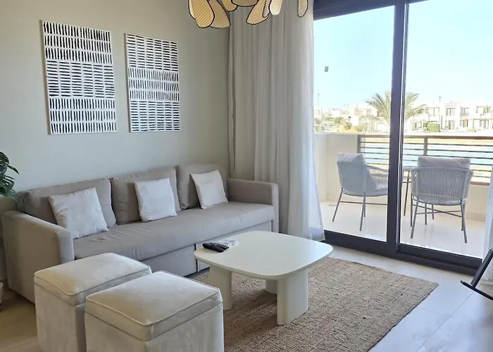 Stylish 2br Lagoon Escape El Gouna شقة الغردقة